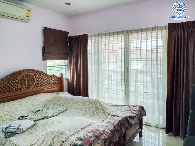 *****บ้านเดี่ยวมือสอง นนทบุรี หมู่บ้าน ชวนชมพาร์ค2 บางกรวย-ไทรน้อย หลังมุม เนื้อที่ 79.3 ตร.ว. ฟังก์ชัน 5 ห้องนอน 4 ห้องน้ำ ที่จอดรถ 2 คัน พื้นที่ใช้สอยกว้างขวาง ภายในตกแต่งสวยเหมือนใหม่ สิ่งอำนวยความสะดวกครบครัน เดินทางสะดวกทำเลติดถนนใหญ่  เชื่อมต่อถนนบางกรวย-ไทรน้อย, ถนนกาญจนาภิเษก, ถนนชัยพฤกษ์